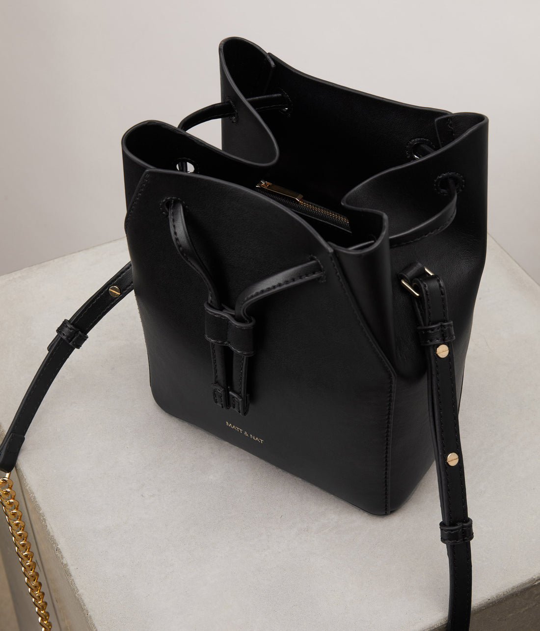 GRACE Vegan Bucket Bag - UPPEAL | Matt & Nat