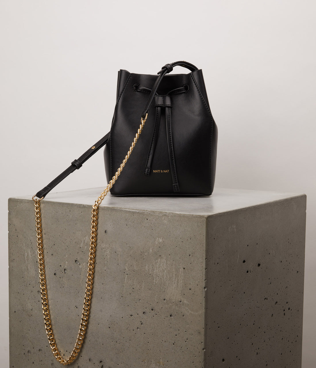 GRACE Vegan Bucket Bag - UPPEAL | Matt & Nat